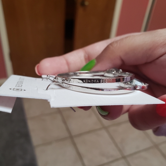 Kendra Scott Elora Silver Hoop Earrings in Abalone Shell VGUC - Picture 3 of 7